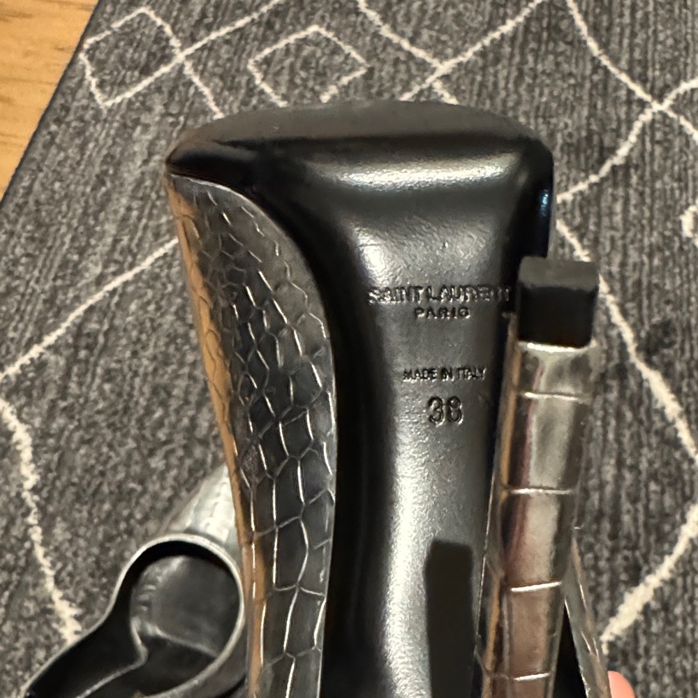 Saint Laurent Silver Metallic Lambskin Pumps - Picture 6 of 6